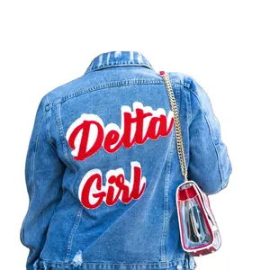 <span class=keywords><strong>Veste</strong></span> <span class=keywords><strong>en</strong></span> <span class=keywords><strong>jean</strong></span> Delta Dear Zeta Sgrho DST Sorority à manches courtes effilochées imprimées avec l'alphabet grec Delta Girl, tailles S à 3XL, faible MOQ - Product Image 1