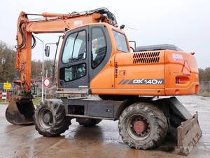 Excavatrice Doosan DX140 DH225 d'occasion de Corée du Sud, les performances du véhicule répondent aux normes d'exportation - Product Image 3