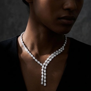 สร้อยคอเพชรทรงลูกแพร์แบบ Lariat - ทอง 9k, 14k, 18k - Product Image 2