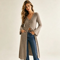 Cardigan long en maille à manches évasées pour femme, col en V, simple boutonnage, coupe ajustée, style maxi, en maille côtelée douce, pour l'automne