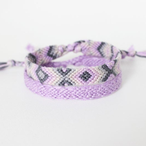 สร้อยข้อมือมิตรภาพลาเวนเดอร์คุณภาพพรีเมียม - Product Image 1