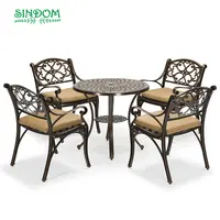 Set di mobili per tavolo e sedie da giardino in fusione di alluminio di Design di lusso