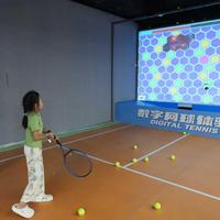 Simulateur de tennis d'intérieur durable pour l'entraînement sportif et le divertissement, idéal pour les clubs sportifs et les centres de divertissement familial (FEC)