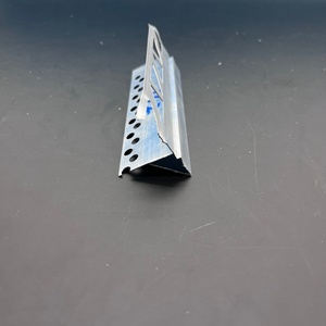 Perfil de aluminio en ángulo recto <span class=keywords><strong>para</strong></span> el borde de la piscina, <span class=keywords><strong>para</strong></span> el drenaje del agua. - Product Image 1