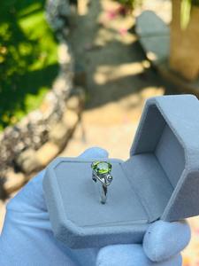 Bague ovale en péridot naturel, argent sterling 925 plaqué or |   Pierre précieuse péridot authentique 6x4 MM |   Fête d'anniversaire de mariage faite à la main - Product Image 6