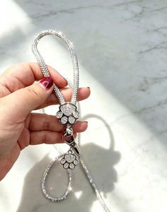 طقم طوق فاخر للكلاب بشعار مخصص، تصنيع حسب الطلب (OEM/ODM)، طوق للحيوانات الأليفة مزين بالكريستال، إكسسوارات للحيوانات الأليفة بعلامة تجارية خاصة، بيع مباشر من المصنع، حد أدنى منخفض للطلب (MOQ) - Product Image 3