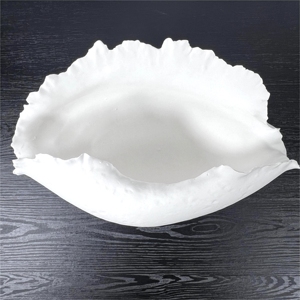 Plateau en céramique de porcelaine blanche moderne, vase de forme irrégulière, glaçure mate, uni, décoration de la maison, décoration de mariage, avec motif floral - Product Image 3