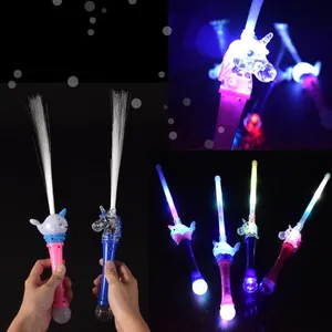키즈 파티 매직 글로우 스틱 램프 생일 축하 빛 소품 유니콘 깜박임 Led 광섬유 지팡이 축제 파티 장식