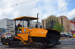 Pavoir d'asphalte multifonctionnel SSP80C-8H, largeur de pavage 8m, avec règle chauffante électrique, engin de construction routière sur chenilles - Product Image 4
