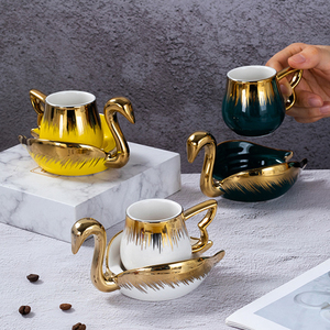 Ensemble de tasses à thé et soucoupes en porcelaine de luxe 90cc en gros, bord doré, forme de cygne, vaisselle en céramique pour fête, ensemble de tasses à café de 6 pièces - Product Image 4