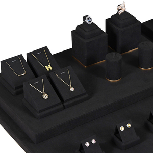 Perlengkapan Pajangan Perhiasan Mewah Jinsky dari Mikrofiber Hitam untuk Grosir, Set Pajangan Perhiasan Kalung, Gelang, dan Batu Giok - Product Image 3