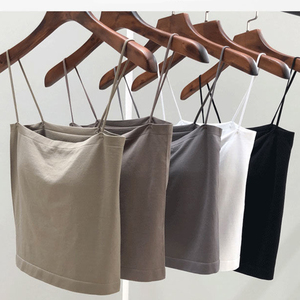 Elegante Top sin Mangas de una Pieza en Colores Beige, Gris, Blanco y Negro, Perfecto para Usar en Capas o como Prenda Exterior - Product Image 1