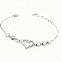 KAAN JEWELRY Romantisches Armband Silber Weiß Zirkon Armband Herzförmiger Hauptstein Verstellbares Schloss Design Tägliches Zubehör
