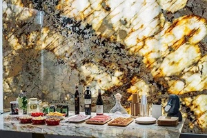 Losas de Granito Patagonia y Losas de Cuarcita Brasileña - Losas Grandes Modernas Pulimentadas e Impermeables para Uso en Hoteles, Venta al por Mayor - Product Image 5