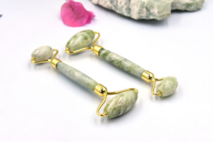 Rouleau de massage facial en <span class=keywords><strong>pierre</strong></span> <span class=keywords><strong>naturelle</strong></span> de jade <span class=keywords><strong>pour</strong></span> éliminer le double menton et lifter les rides – Outil de soin et d'amincissement du visage - Product Image 3