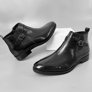 Nouvelles Bottines en Cuir Véritable pour Hommes avec Fermeture à Boucle et Logo Gaufré - Bottines Courtes Casual Chic - Product Image 2