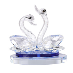 Ornement de voiture Cygne en cristal étincelant, thème animal en verre, décoration glamour Hollywood pour mariage et maison - Product Image 3
