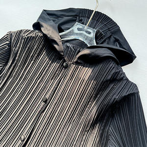 Vente en gros de vestes plissées noires vintage en fausse Offre Spéciale personnalisées Bomber veste en polyester/coton pour femmes - Product Image 5