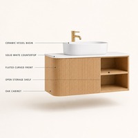 Meuble-lavabo mural rustique en bois clair avec lavabo sur pied blanc et étagère ouverte, personnalisable en usine