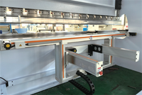 Machine de pliage CNC de haute précision pour le traitement des métaux