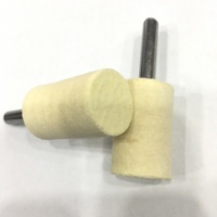 Outil de polissage métallique avec feutres cylindriques en laine montés 30x50x6 pour polissage fin