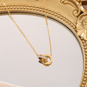 Collana in Acciaio Inossidabile di Lusso con Doppio Anello e Numeri Romani, Completamente Decorata con Zirconi, Versatile Collana alla Moda in Acciaio al Titanio - Product Image 3
