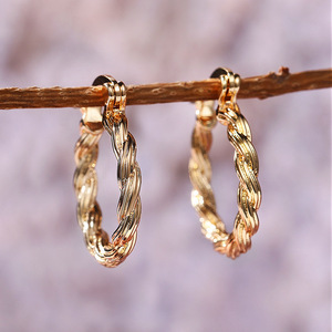 Orecchini a Cerchio Intrecciati Vintage per Donne, Gioielli Minimalisti Rotondi - Product Image 6
