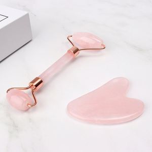 Produit innovant portable 2025 : Ensemble rouleau de jade et Gua Sha pour les soins de la peau et la beauté, idéal comme cadeau de remerciement pour les invités de mariage - Product Image 3