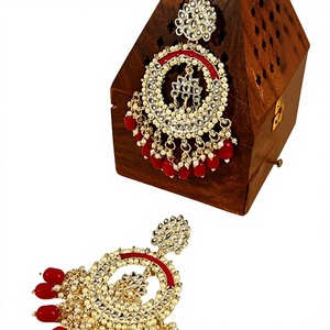 Lujoso candelabro Kundan Chandbali con cuentas, joyería tradicional india para bodas, venta al por mayor, con perlas incrustadas, Meenakari, chapado en oro, étnico. - Product Image 1