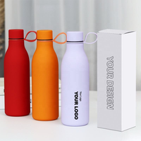 Botol minum termos olahraga portabel 500ml bentuk cola dari baja tahan karat dan tembaga dengan pegangan silikon