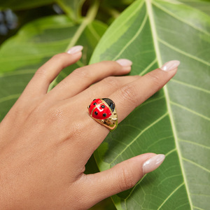 Anillo de Mariquita en Esmalte Rojo y Negro, Chapado en Oro, Diseño de Insecto, Joyería de Moda para Mujer, Regalo - Product Image 3