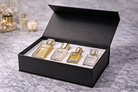 Boîte à parfum magnétique en papier rose, élégante et luxueuse, avec un sens de cérémonie, impression et emballage recyclables, avec logo en feuille d'or
