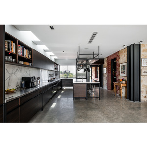 Villa moderna de estructura de acero ligero, residencia privada con paredes de vidrio y paneles solares - Product Image 3