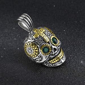 Collar con Colgante de Calavera de Acero Inoxidable con Cuentas Verdes para Hombre, Estilo Punk - Product Image 5