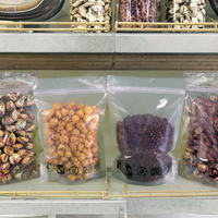 Pochette souple autoportante en plastique pour l'emballage des produits de consommation courante