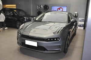 Zeeker 001 2026: <span class=keywords><strong>Auto</strong></span> Elettrica di Lusso di Alta Qualità con Autonomia 501-600km e Potenza 250-300kW - Product Image 3