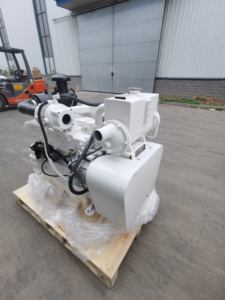 <span class=keywords><strong>Moteur</strong></span> diesel marin Dongfeng Cumins 6 cylindres 4 temps refroidi par <span class=keywords><strong>eau</strong></span> 5,9 <span class=keywords><strong>L</strong></span> 150 CV <span class=keywords><strong>sur</strong></span> bateau complet B5.9 - Product Image 2