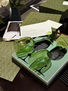 Ensemble de verres à vin en cristal de style américain de luxe, 2 pièces, à long pied, blanc, capacité de 301 à 400 ml, designs personnalisés, respectueux de l'environnement - Product Image 5