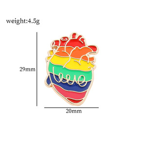 卸売カスタムハートフラッグ形状エナメルピン虹色ブローチハードとソフトメタル工芸品パーソナライズされたプライドデザイン - Product Image 6