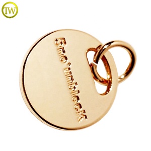 Breloques personnalisées en métal doré <span class=keywords><strong>de</strong></span> forme ronde avec logo gravé, accessoires <span class=keywords><strong>de</strong></span> bracelet, breloques <span class=keywords><strong>de</strong></span> <span class=keywords><strong>marque</strong></span>, vente en gros - Product Image 3