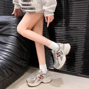 Colección de primavera 2025, zapatos deportivos informales geniales para mujer, zapatos gruesos de suela gruesa para papá, nicho versátil de gran venta - Product Image 5