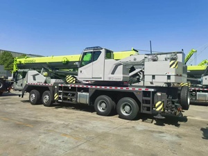 Distribuidor Oficial de Zoomlion, Grúa sobre Camión de 4 Ejes ZTC500H de 50 Toneladas de Zoomlion |   Pluma telescópica de 45 m y brazo de 16 m |   Extensión de Apoyo (Outrigger) con un Alcance de 7.4 Metros - Product Image 4