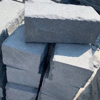 Vente en gros en usine Pierre murale en granit gris foncé G654 Blocs de mur de soutènement extérieurs Finition de surface divisée pour application extérieure