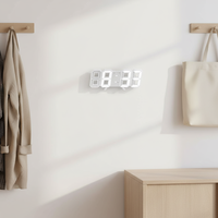 3D Stereo Digitaler Wandmontierter LED Smart Wecker mit Drei Geschwindigkeitsstufen, Thermometer und Nachtleuchtfunktion aus Kunststoff