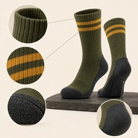 Chaussettes de randonnée personnalisées pour l'extérieur avec bordure côtelée et empiècements contrastants sur le talon et les orteils