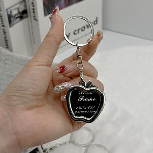 Llavero de Metal con Marco de Fotos en Forma de Corazón para Regalo de Boda, Recuerdo de Fiesta, para Amantes, con Espacio para Insertar Fotos - Product Image 2