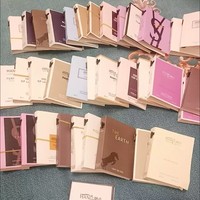 Échantillon de parfum en flacon de verre de 2 ml, testeur unisexe, parfum floral fruité longue durée, sur cartes pliées, pour la vente en gros