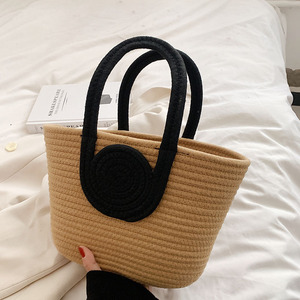 Bolso Tote Tejido en Forma de Cesta Color Caqui y Negro Estilo Bohemio para Uso Diario Primavera 2023 - Product Image 1