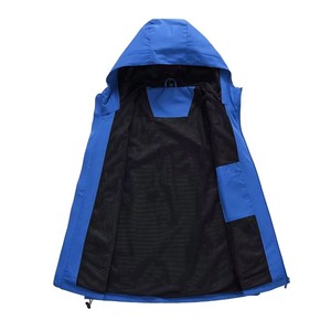 Vendita calda <span class=keywords><strong>Giacca</strong></span> da <span class=keywords><strong>uomo</strong></span> impermeabile da trekking da <span class=keywords><strong>uomo</strong></span> traspirante sottile antivento <span class=keywords><strong>giacca</strong></span> antipioggia con colletto con cappuccio chiusura a cerniera - Product Image 3