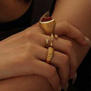 แหวนคาร์เนเลียนอาเกตธรรมชาติสไตล์วินเทจแบบมินิมอลทำมือ18K แหวนพลอยเจียระไนแบบศิลปะโรมัน - Product Image 6